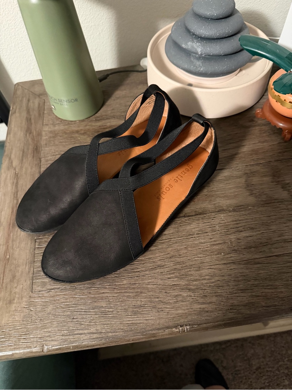 gentle souls Black Elastic Strap Ballet Flats